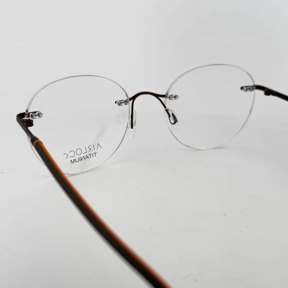 Airlock eyeglasses frame